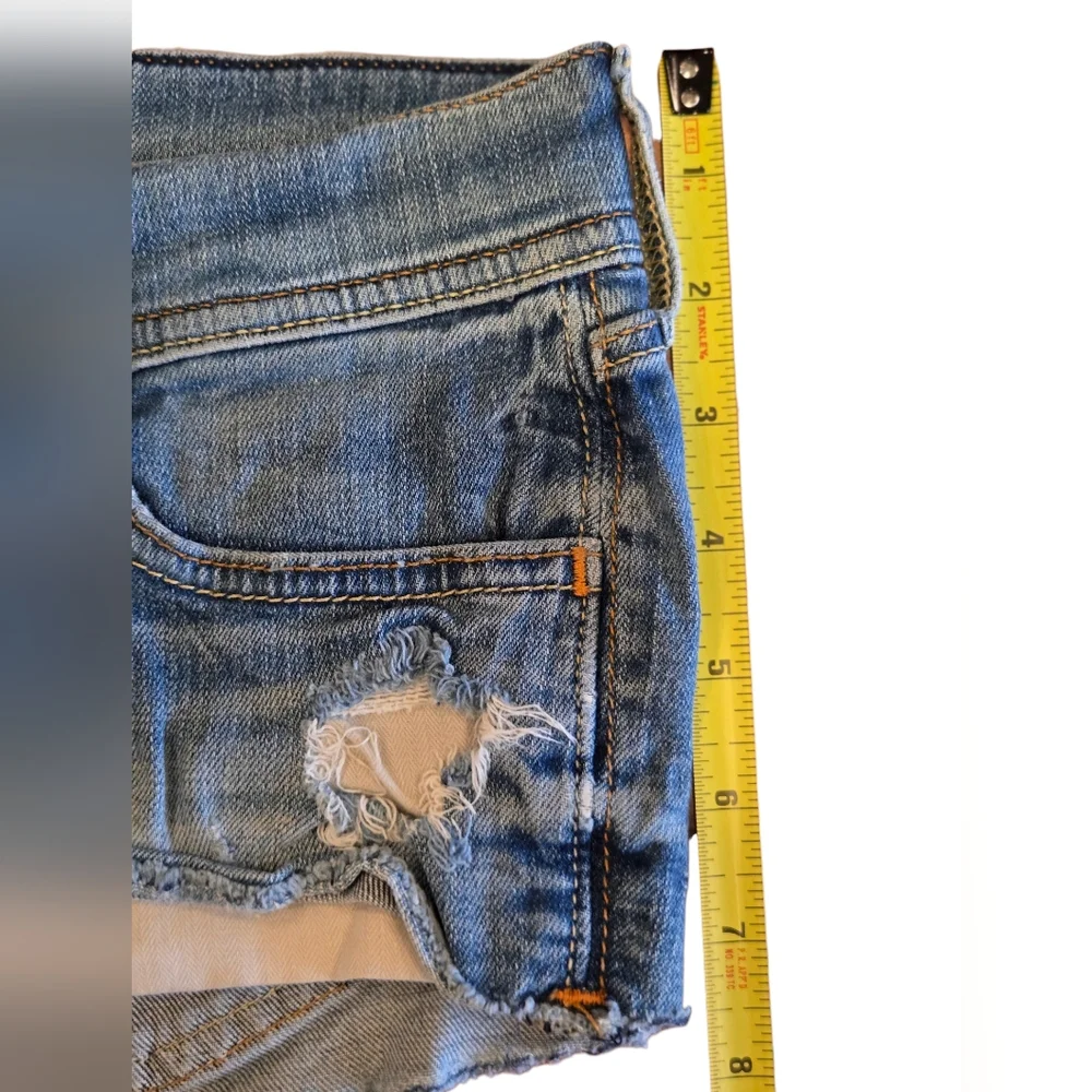 Hollister Y2K Distressed Low-Rise Denim Jean Shorts Size 3 - Picture 5 of 6